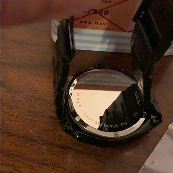 FOSSIL WATCH WITH BOX - Picture 6 of 6